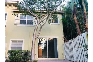 231 Lake Monterey Cir, Boynton Beach, FL 33426, Sold 01/14/21