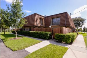 1440 N Lawnwood Cir, Fort Pierce, FL 34950, Sold 01/06/21