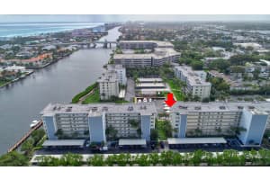 1 Harbourside Dr, Delray Beach, FL 33483, Sold 12/04/20