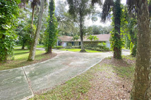 8145 25th St, Vero Beach, FL 32966, Sold 02/22/21