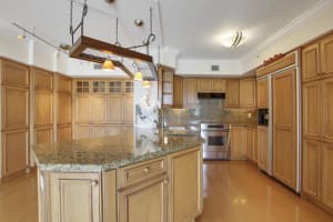 651 Okeechobee Blvd APT 303, West Palm Beach, FL 33401, Sold 12/28/20