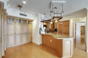 651 Okeechobee Blvd APT 303, West Palm Beach, FL 33401, Sold 12/28/20