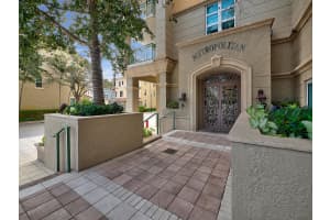 403 S Sapodilla Ave, West Palm Beach, FL 33401, Sold 05/03/21