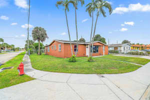 1301 W 26th St, West Palm Beach, FL 33404, Sold 02/19/21