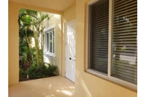 18 Harbour Isle Dr W, Fort Pierce, FL 34949, Sold 12/03/20