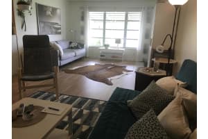 7224 W Oakridge Cir, Lantana, FL 33462, Sold 01/07/21