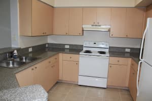 320 Crestwood Cir, Royal Palm Beach, FL 33411, Sold 03/01/21