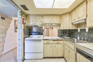 899 SE 2nd Ave, Deerfield Beach, FL 33441, Sold 12/10/20