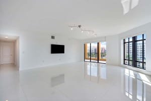 200 E Palmetto Park Rd, Boca Raton, FL 33432, Sold 08/26/21