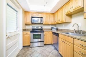 5560 Tamberlane Cir, Palm Beach Gardens, FL 33418, Sold 04/13/21