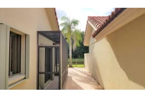 2805 Hawthorne Ln, West Palm Beach, FL 33409, Sold 12/18/20