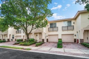 1019 W Longport Cir #5f, Delray Beach, FL 33444, Sold 01/12/21