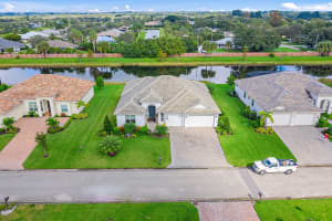 4777 Four Lakes Cir SW, Vero Beach, FL 32968, Sold 02/11/21