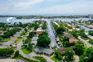 647 Shore Dr, Boynton Beach, FL 33435, Sold 01/14/21