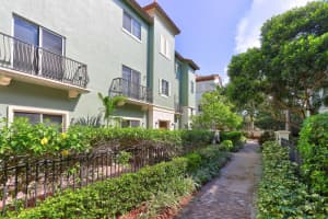 48 NW Hawthorne Pl, Boca Raton, FL 33432, Sold 12/28/20
