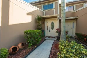 52 Maplecrest Cir, Jupiter, FL 33458, Sold 04/09/21
