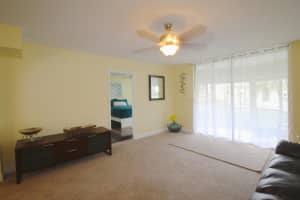 400 SE 10th St, Deerfield Beach, FL 33441, Sold 03/03/21