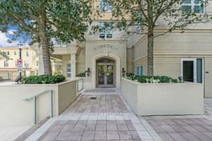 403 S Sapodilla Ave, West Palm Beach, FL 33401, Sold 04/14/21