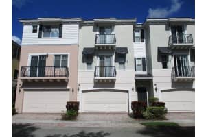 536 NW 39th Cir, Boca Raton, FL 33431, Sold 01/07/21
