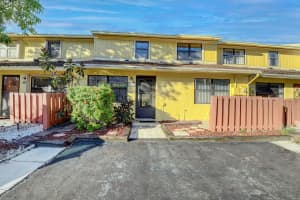 5167 Tennis Ln, Delray Beach, FL 33484, Sold 03/31/21