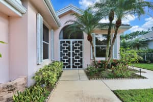 7435 SE Fiddlewood Ln, Hobe Sound, FL 33455, Sold 01/28/21