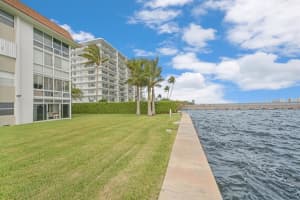 MLS# R10674228, Riviera Beach, Florida 33404