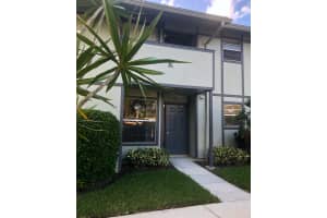 8227 SE Croft Cir, Hobe Sound, FL 33455, Sold 02/10/21