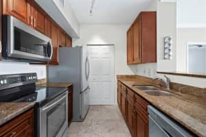 580 S Sapodilla Ave, West Palm Beach, FL 33401, Sold 04/23/21