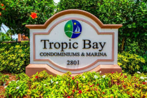910 Dogwood Dr, Delray Beach, FL 33483, Sold 05/10/21