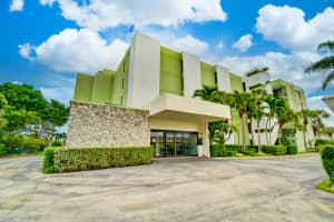611 SE 7th St, Delray Beach, FL 33483, Sold 05/05/21