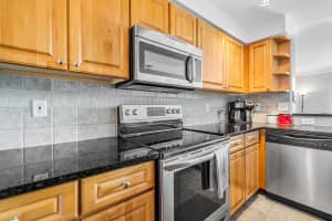 2036 Alta Meadows Ln, Delray Beach, FL 33444, Sold 12/22/20