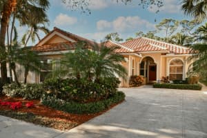 235 E Tall Oaks Cir, Palm Beach Gardens, FL 33410, Sold 01/05/21