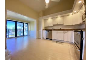 3215 S Lakeview Cir, Fort Pierce, FL 34949, Sold 05/14/21