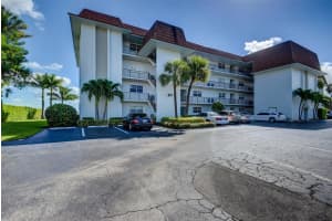 2936 Lake Shore Dr, West Palm Beach, FL 33404, Sold 01/15/21