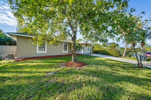688 SW 36th Terrace, Palm City, FL 34990, Sold 01/26/21