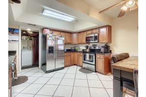 2671 Hypoluxo Rd, Lake Worth, FL 33462, Sold 02/22/21