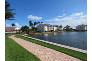 4492 NE Ocean Blvd APT B1, Jensen Beach, FL 34957, Sold 02/05/21