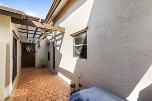 8203 NW 100th Way, Tamarac, FL 33321, Sold 01/28/21