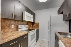 36 N Crossings Cir, Boynton Beach, FL 33435, Sold 03/17/21