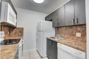 36 N Crossings Cir, Boynton Beach, FL 33435, Sold 03/17/21