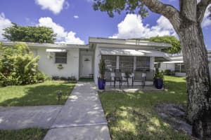 7237 E Oakridge Cir, Lantana, FL 33462, Sold 02/05/21