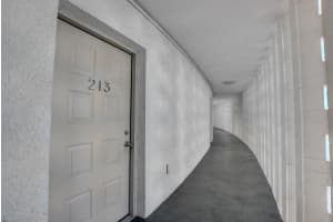 2760 S Ocean Blvd n213, Palm Beach, FL 33480, Sold 01/22/21