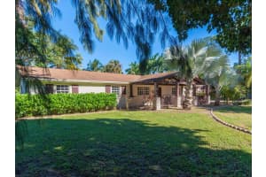 5301 Canal Dr, Lake Worth, FL 33463, Sold 01/25/21