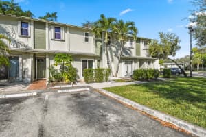 785 Crystal Lake Dr, Pompano Beach, FL 33064, Sold 01/07/21