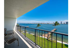 3040 Lake Shore Dr, Riviera Beach, FL 33404, Sold 03/18/21