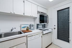 2760 S Ocean Blvd, Palm Beach, FL 33480, Sold 02/19/21