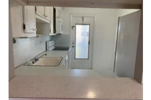 400 SE 10th St, Deerfield Beach, FL 33441, Sold 04/09/21