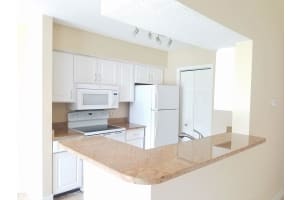 815 W Boynton Beach Blvd, Boynton Beach, FL 33426, Sold 01/11/21