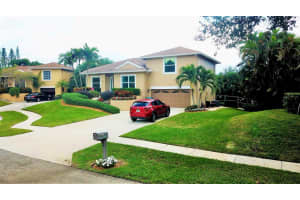 32 Maplewood Ct, Boynton Beach, FL 33426, Sold 02/04/21