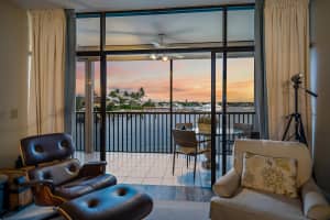 11390 12 Oaks Way, North Palm Beach, FL 33408, Sold 03/12/21